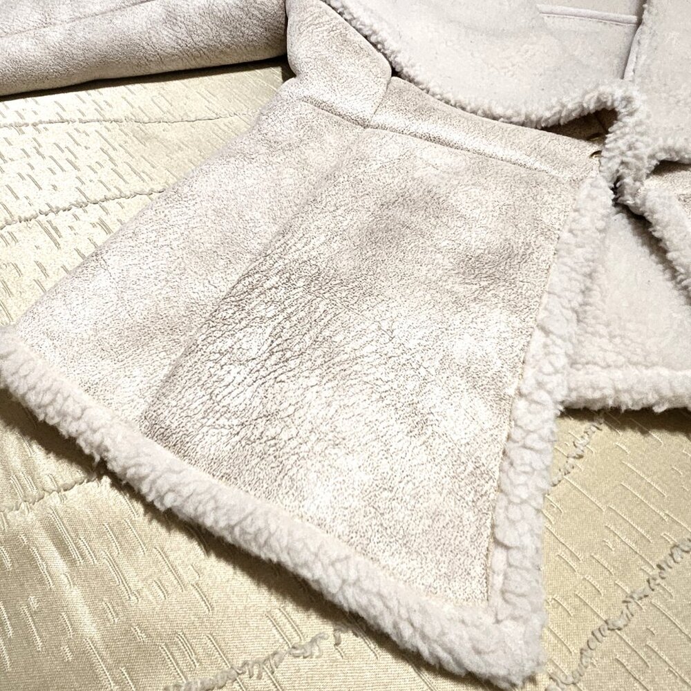 WHBM ECRU/CREAM FAUX SHEARLING STYLE ASYMMWTRICAL HIP LENGTH JACKET SIZE XSP - Picture 7 of 16